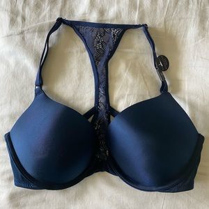 NWT Victoria’s Secret Bombshell Plunge Push Up